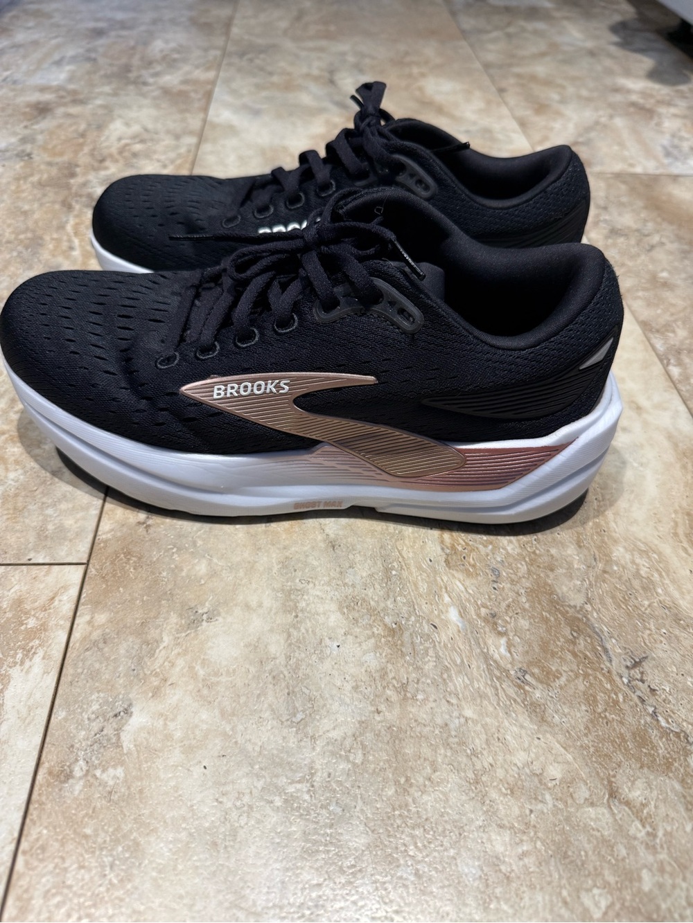 Brooks Running size 9 Ghost Max 3